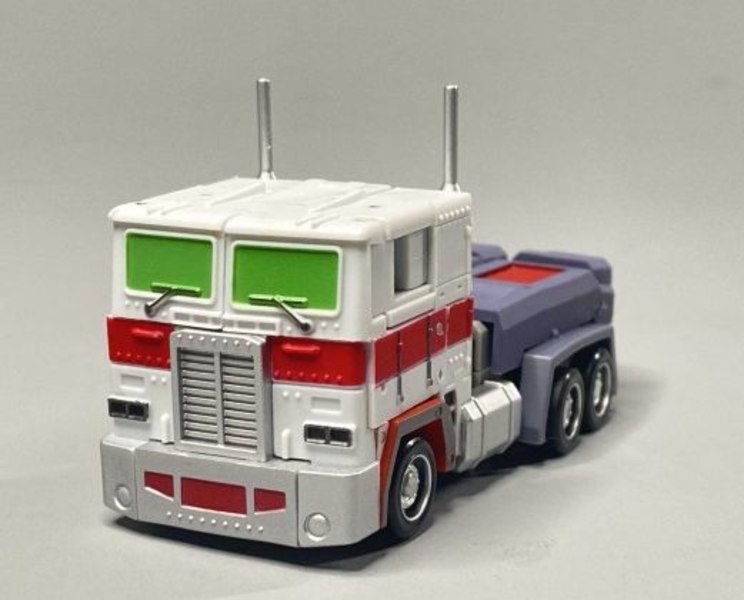 Magic Square MS B18T Light Of Justice Optimus Prime Ghostbuster Version  (16 of 19)